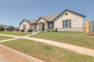 Building Photo - 2313 E Kellan Ct Terrace