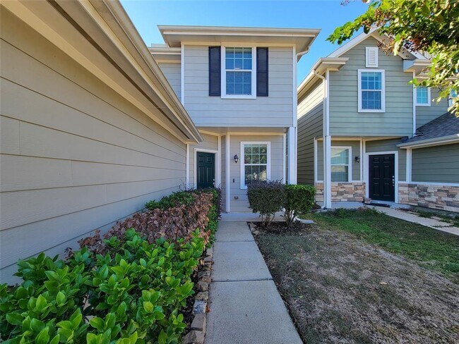 Building Photo - 6303 Wilshire Lakes