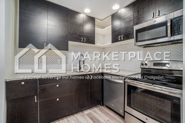 Foto del edificio - 519 Woodward Ave SE