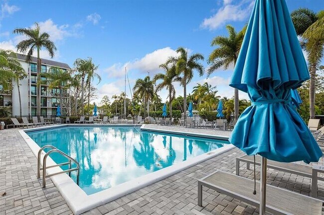 Foto del edificio - 1101 River Reach Dr