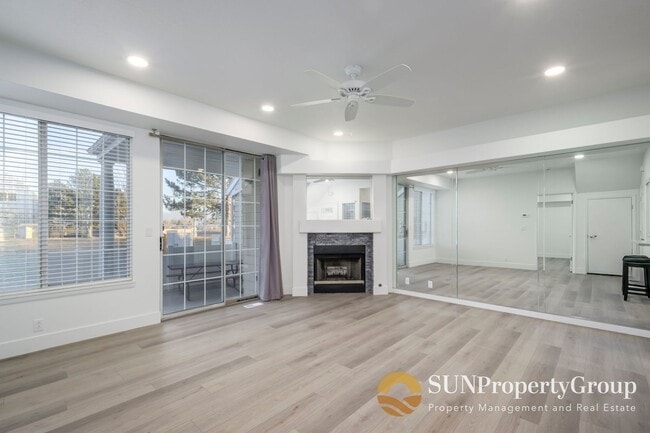 Foto del edificio - Newly Remodeled Condo In Taylorsville!