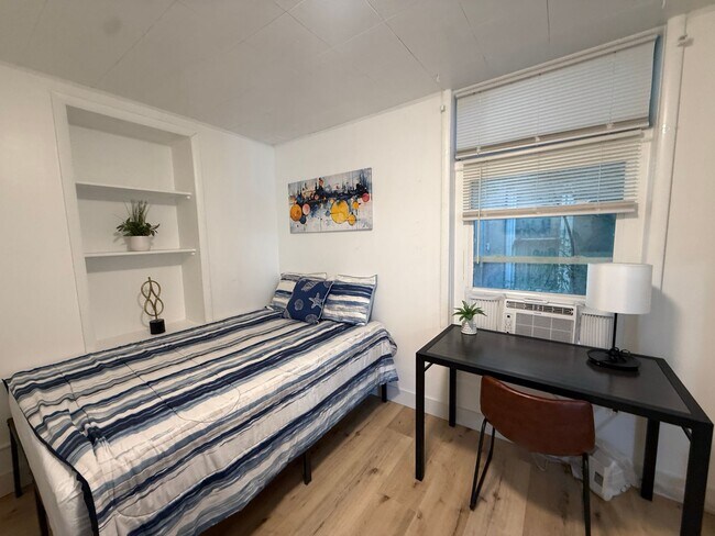 Foto del edificio - Affordable Private Guy Room in Avenues/University Area - Main Floor