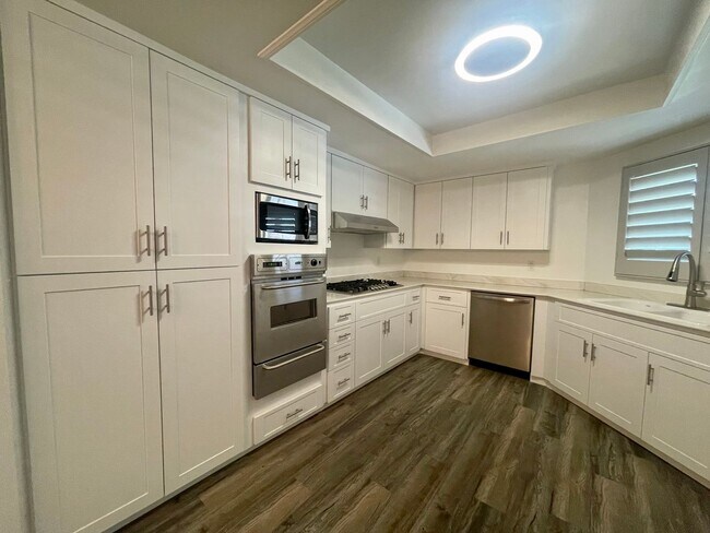 Building Photo - AVAILABLE NOW!! GORGEOUS 2 Bedroom 2 Bathroom Palm Springs Condo!