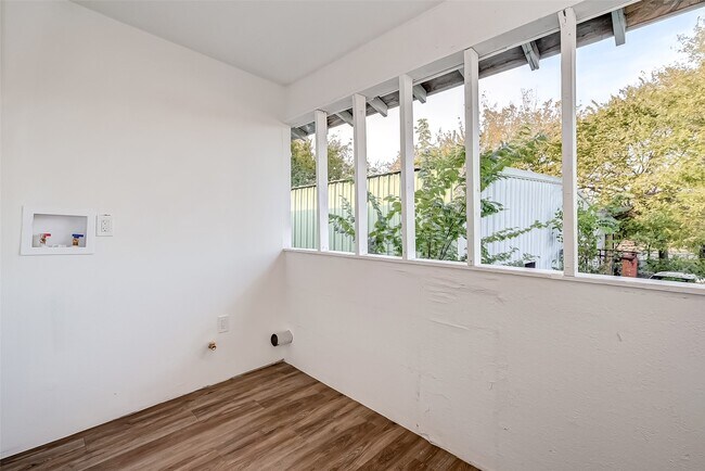 Foto del edificio - 6420 Conley St