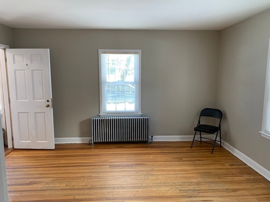 275 Marcy St Unit 2L, Southbridge, MA 01550 Room for Rent in