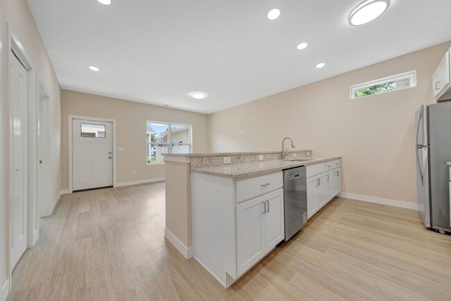 Building Photo - 111 E Ensey St