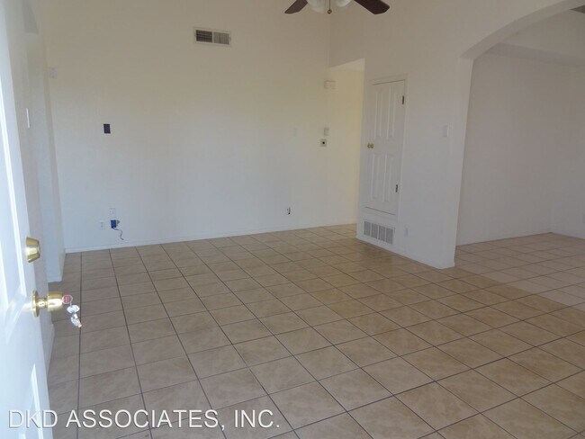 Building Photo - 3 br, 2 bath House - 1600 GLEN JAMES UNIT A