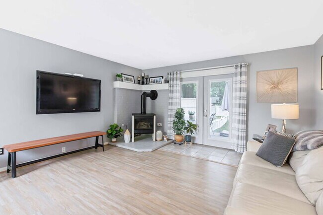 Foto del edificio - 24 Knollwood Dr