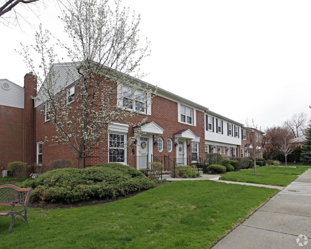 North Apartments in Royal Oak, MI