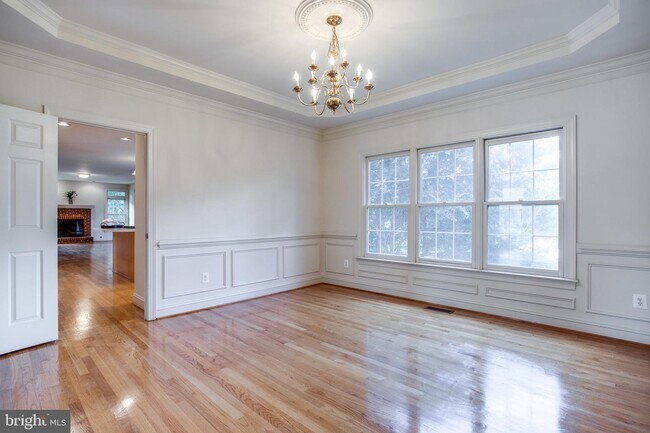 Building Photo - 1588 Highland Glen Pl