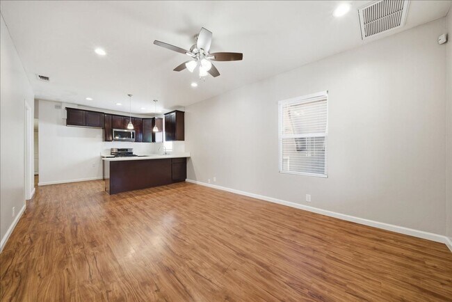 Foto del edificio - 3153 2nd Ave
