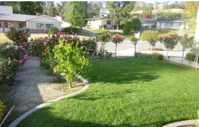 Patio delantero - 1835 Belmont Ct