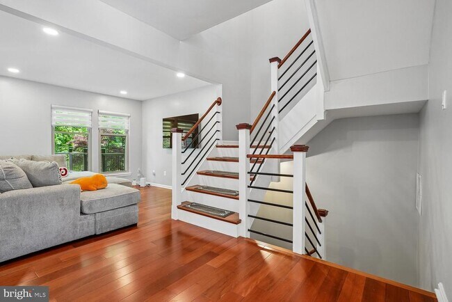 Foto del edificio - 6608 Westbury Oaks Ct