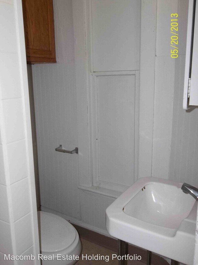 414 W Wheeler St, IL 61455 Room for Rent in IL