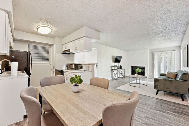 Building Photo - 2553 Thomason Cir