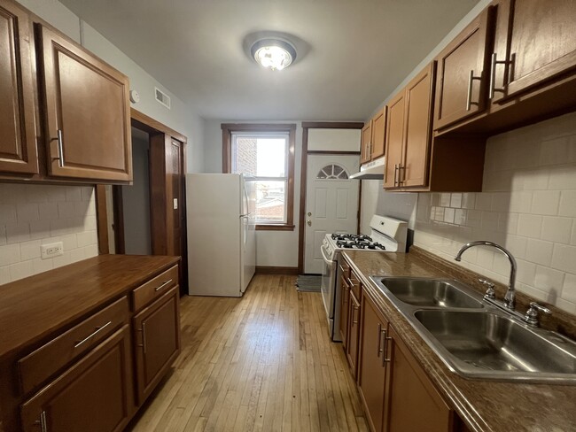 Building Photo - 3214 W 66th Pl