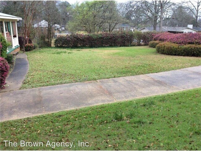 Building Photo - 3 br, 2 bath House - 1702 Highland Circle