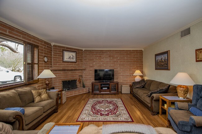 Building Photo - Cozy Catalina Foothills Home!