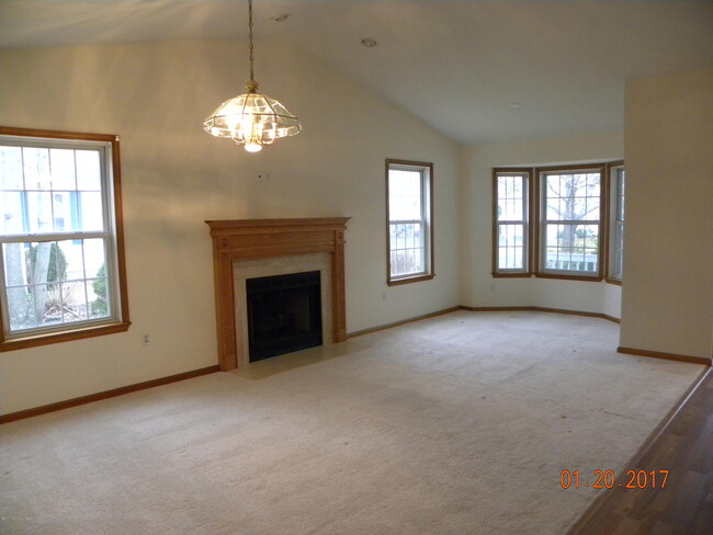 Building Photo - 2309 Mt Hood Ln