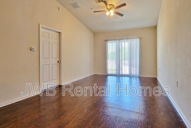 Building Photo - 5100 Playpen Dr