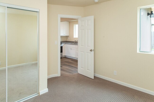 Foto del edificio - Recently Remolded Unit  2 bed/1 bath in South Salinas