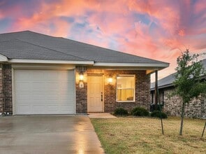 Building Photo - 2411 B Duntov Dr