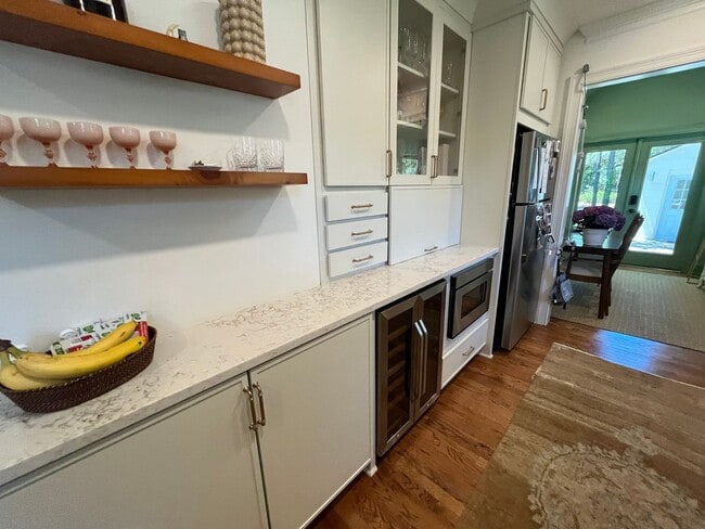 Foto del edificio - Charming Home in Great Location- West Ashley