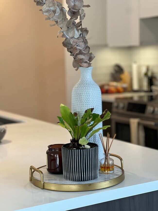 Building Photo - 901 Jefferson St