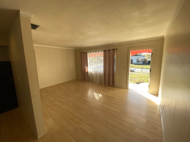 Foto del edificio - 1120 8th Ave NE