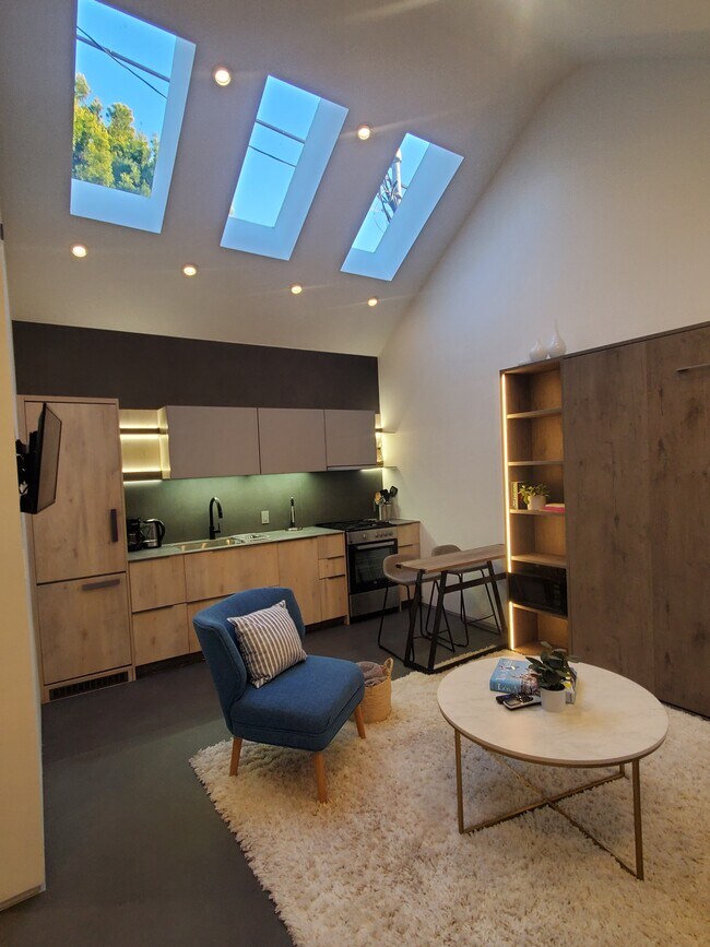 Foto del edificio - 906 S Ridgeley Dr