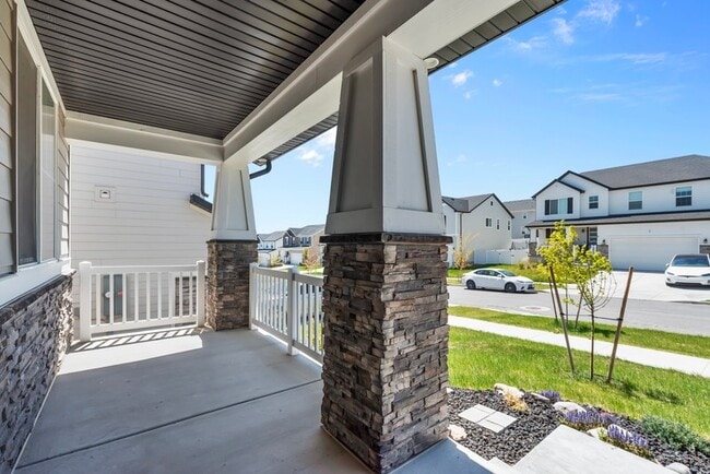 Building Photo - 2156 Wallflower Dr