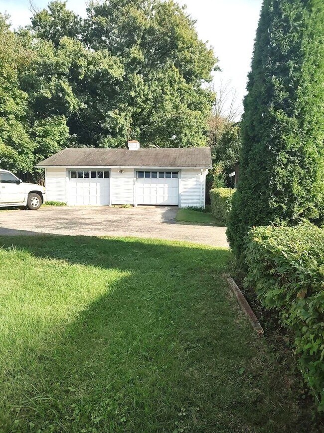 Foto del edificio - Incredible 3-Bedroom Detached Home in Bryn...