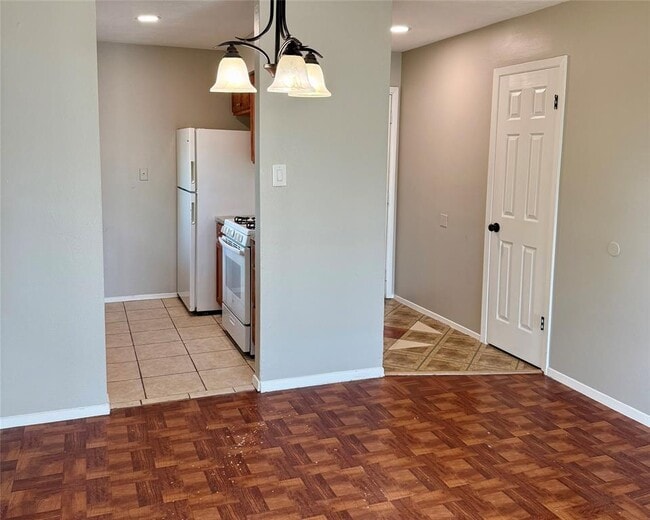 Building Photo - 1304 Parsons Dr