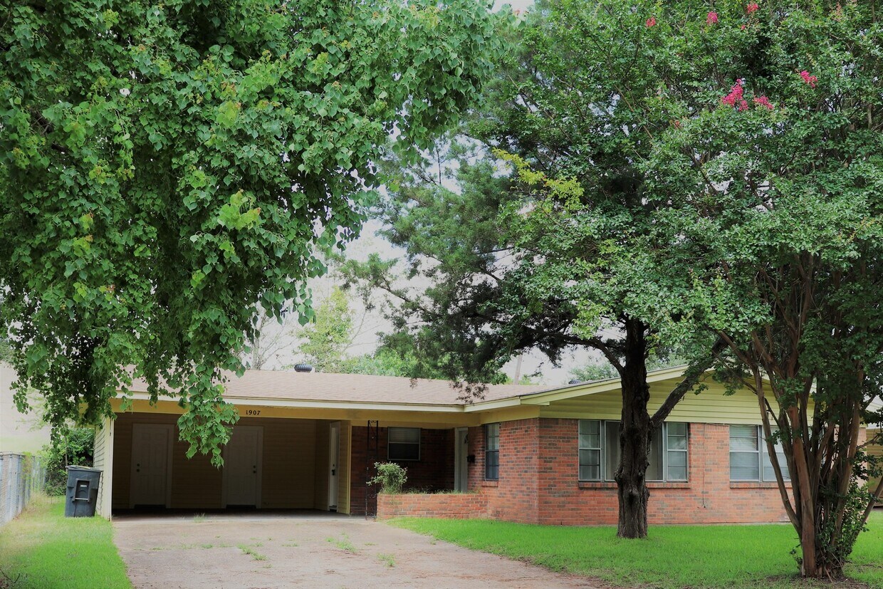 Foto principal - Bossier City, LA - 71112 - Beautifully upd...