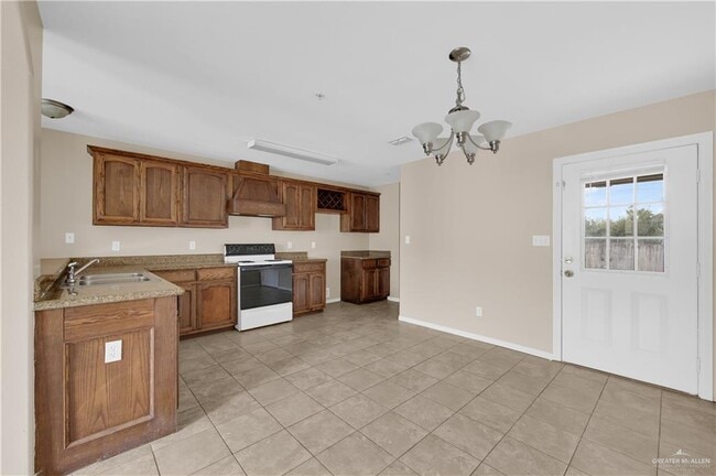 Building Photo - 15 West Dr