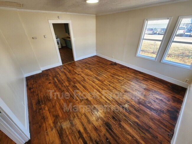 Foto del edificio - 231 W 4th St