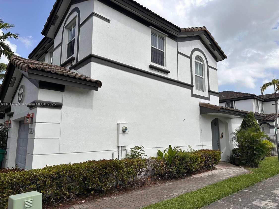 Building Photo - 11461 NW 76th St