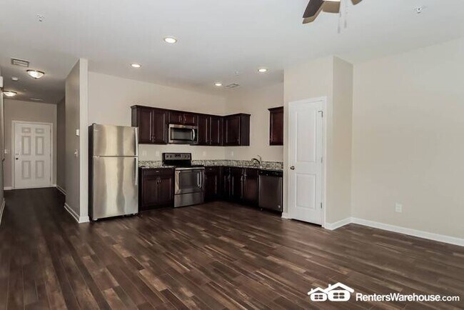 Building Photo - Modern 3 x 2.5 Townhome in Hampton