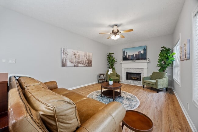 Building Photo - 350 Saddle Bridge Dr