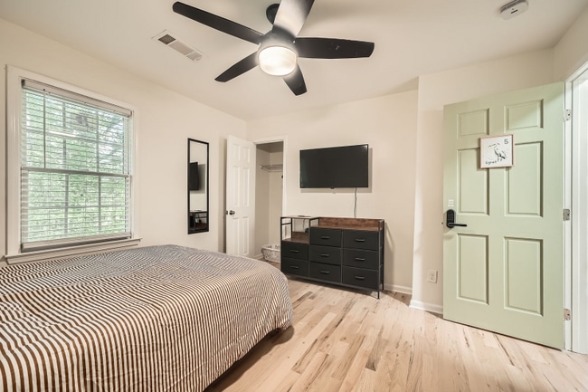 Foto del edificio - 466 Raven Springs Trail