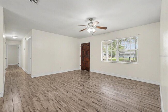 Building Photo - 5328 Lantana St