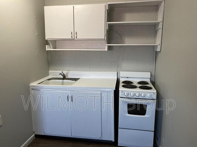 Foto del edificio - 8640 E Washington St