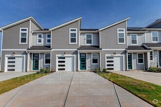 Building Photo - 1218 Westgate Vlg Dr