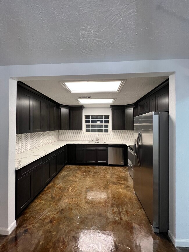 153 Wood Manor Ln, Sour Lake, TX 77659 House for Rent in Sour Lake