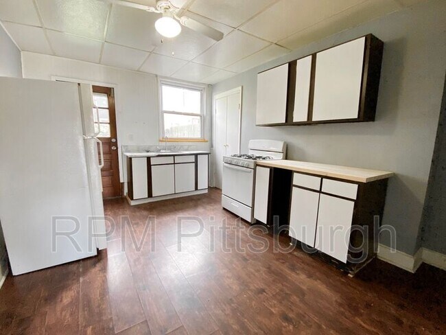 Building Photo - 4554 Rosina Way