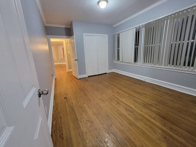 Foto del edificio - 8120 S Maryland Ave