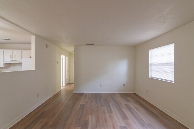 Building Photo - 3753 Maria Cir