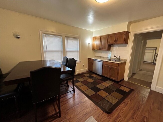 Building Photo - 44 Kress Ave