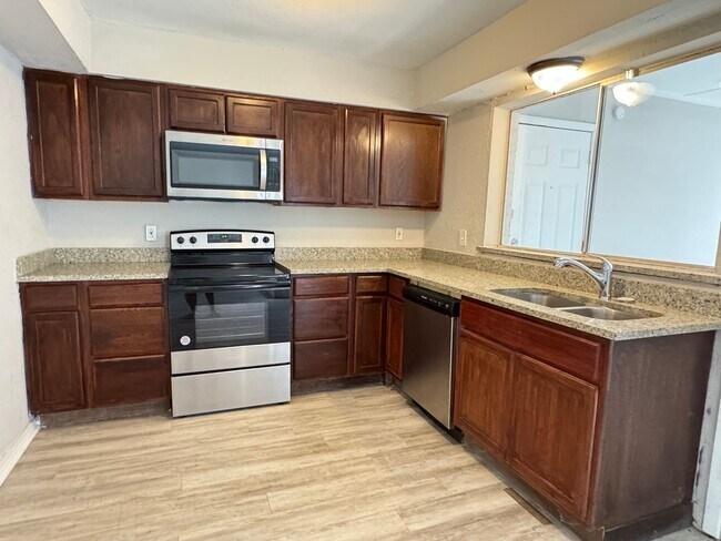 Building Photo - Cozy Living Near Rockwall Lake