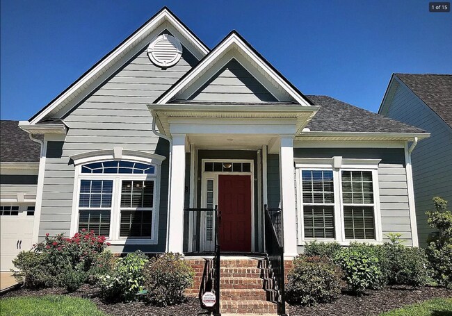 Foto del edificio - "Charming 2601 sq ft Rental Property in Franklin, TN - w/pool